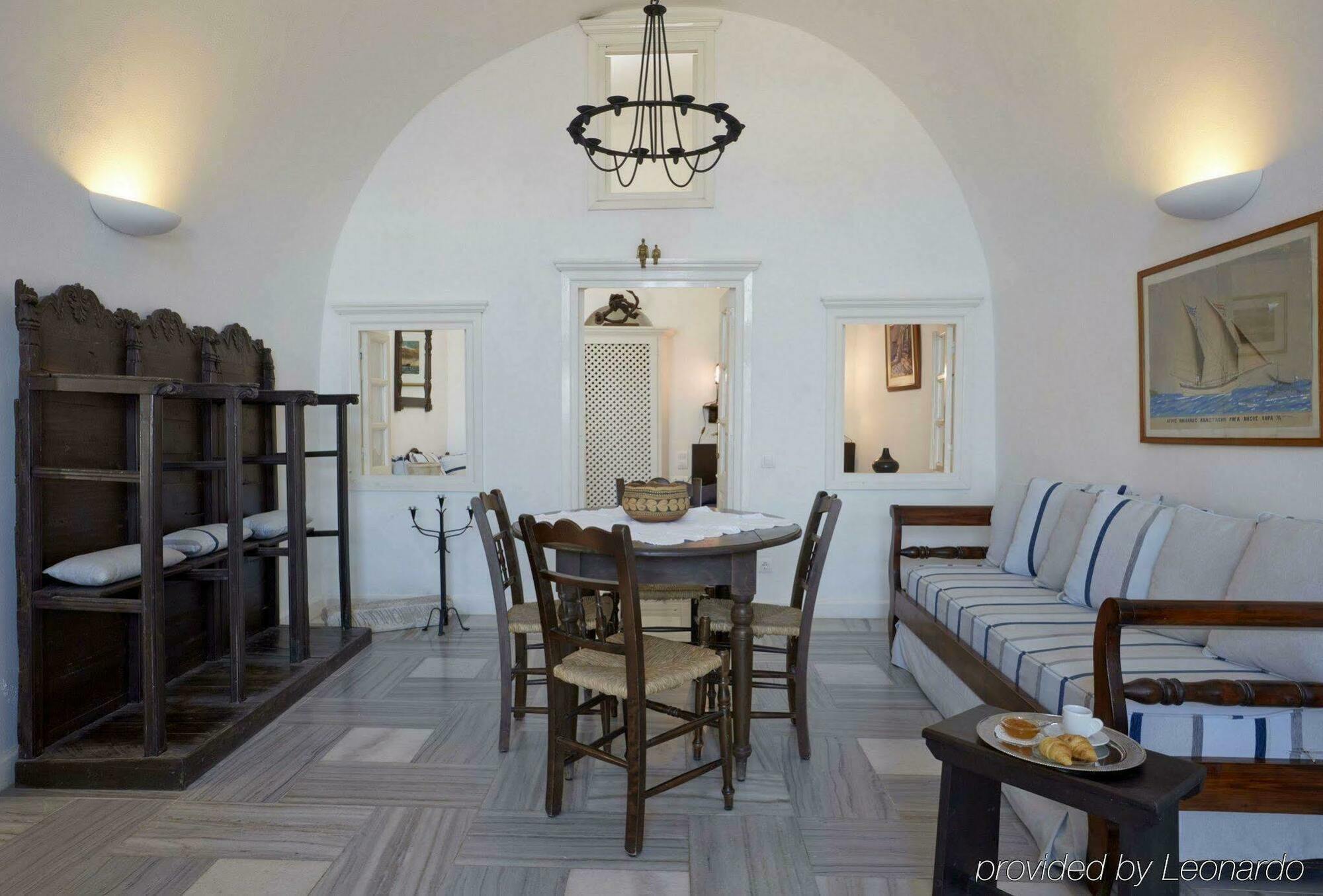 Cori Rigas Suites Тира Экстерьер фото